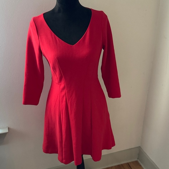 Ann Taylor Petite Double weaved seamed Red V-Neck Dress fit & flare dress Sz 2P - Picture 3 of 8